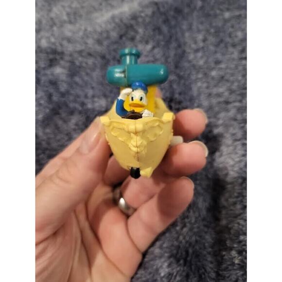 1993 Burger King Disney Mickeys Toontown Donald Duck in Boat Wind-Up Toy - Picture 5 of 5